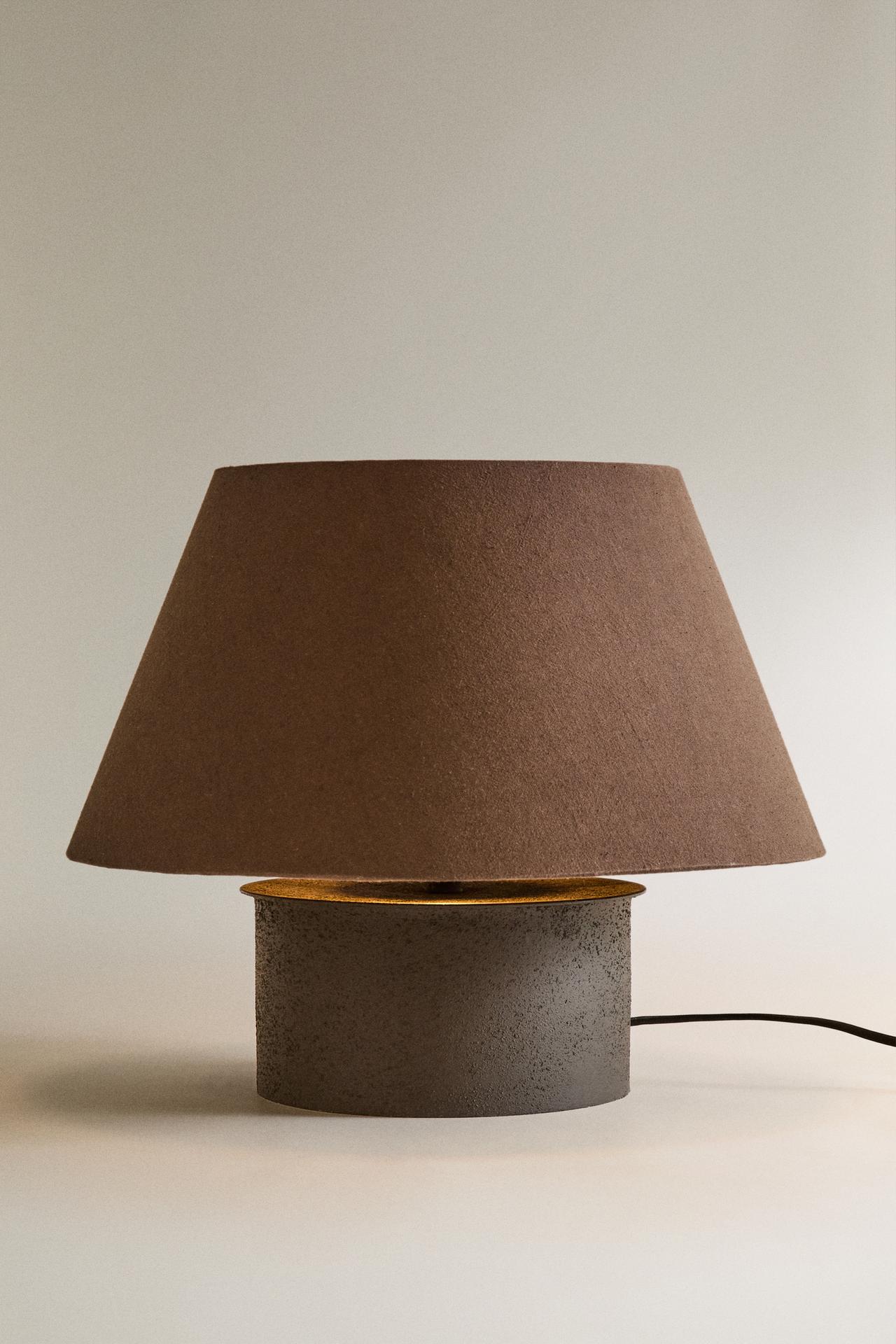 METAL AND COTTON TABLE LAMP — Brown