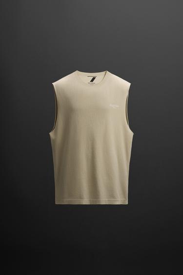 PLAYERA TANK ESTAMPADO GRÁFICO - Crudo de Zara