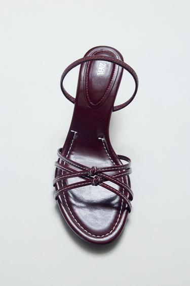 TOPSTITCH DETAIL HEELED SANDALS - Burgundy Red by Zara