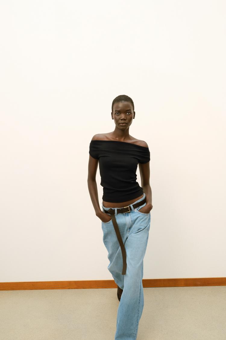 GENİŞ YAKA T-SHIRT