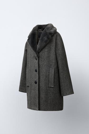 MANTEAU À CHEVRONS AVEC COL EFFET FOURRURE - Noir / Écru de Zara - Image 1