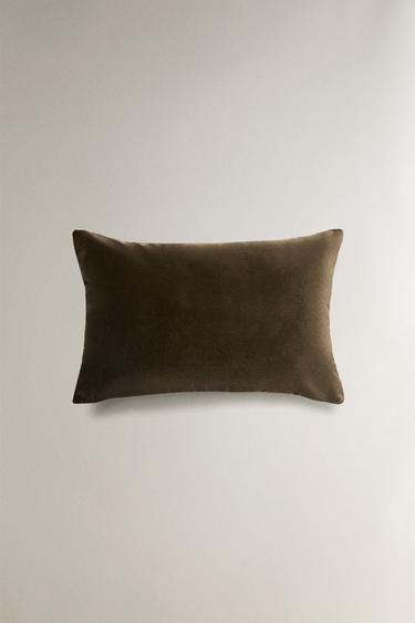 FUNDA DE COJÍN TERCIOPELO - Khaki de Zara - Imagen 0