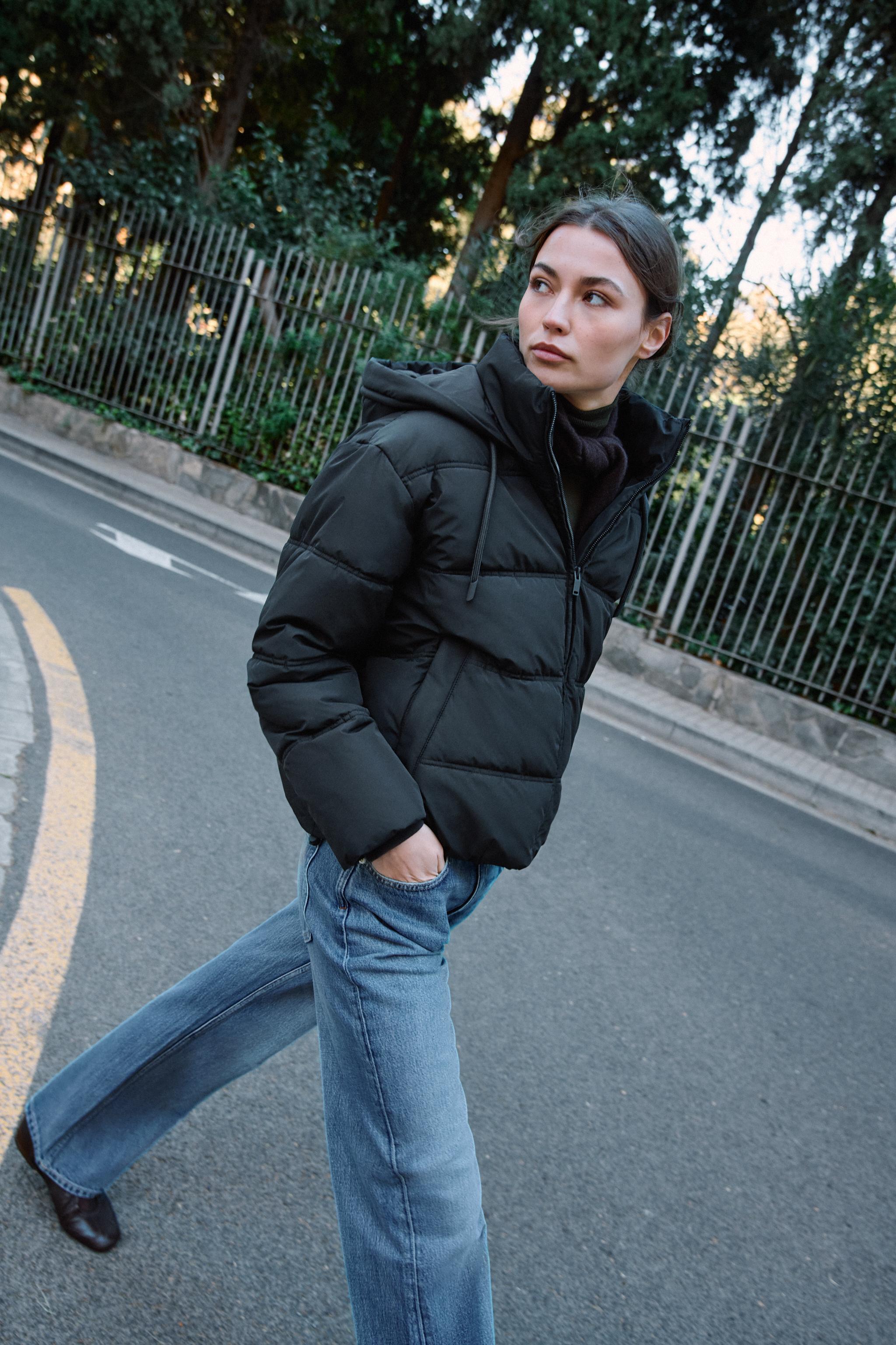 撥水加工と防風機能を備えたショート丈アノラック - ブラック | ZARA