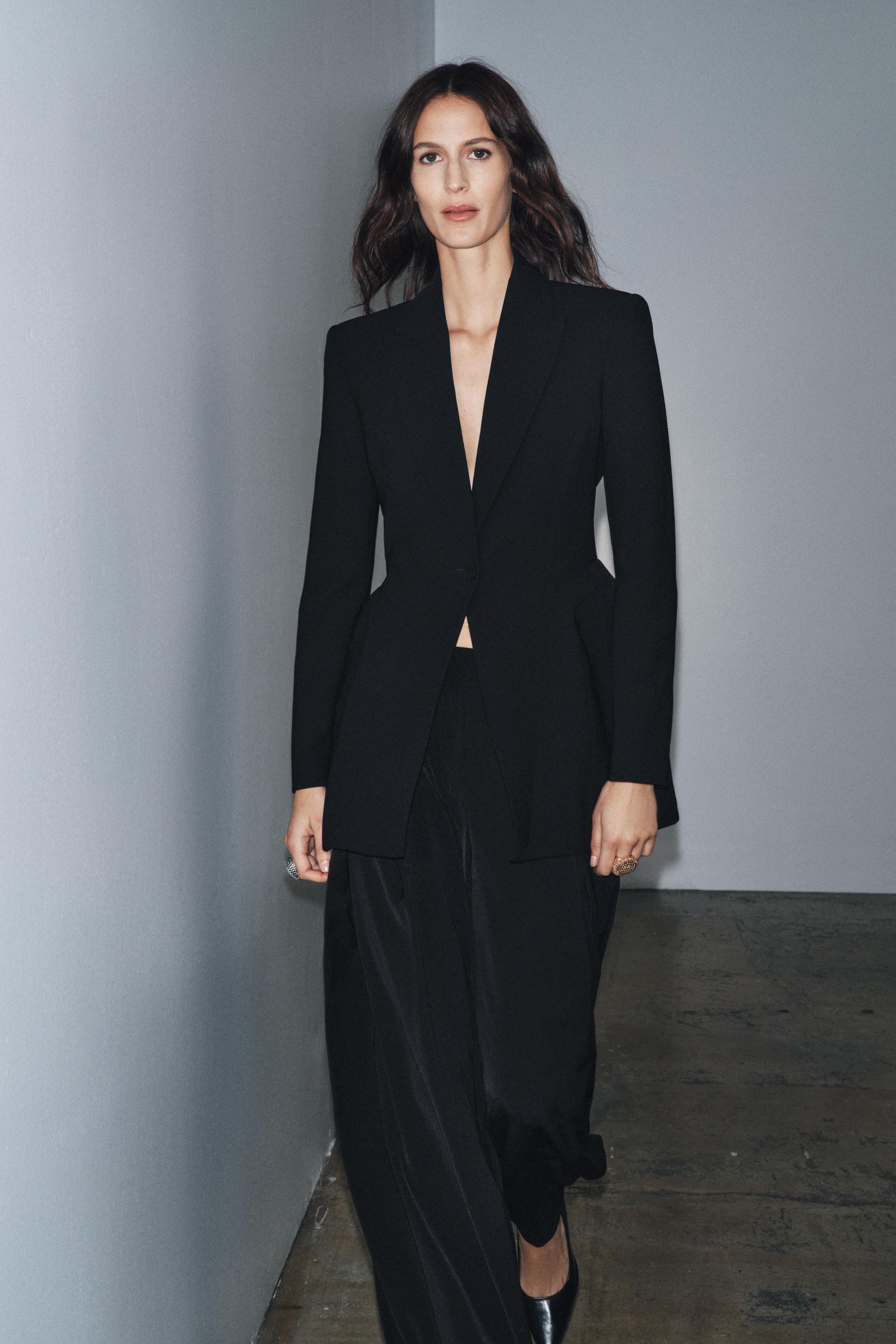 新品未使用　定価26400円　SONO バックフリルジャケット　黒　人気商品 新品未使用 SONO Limited バックフリルジャケット ブラック