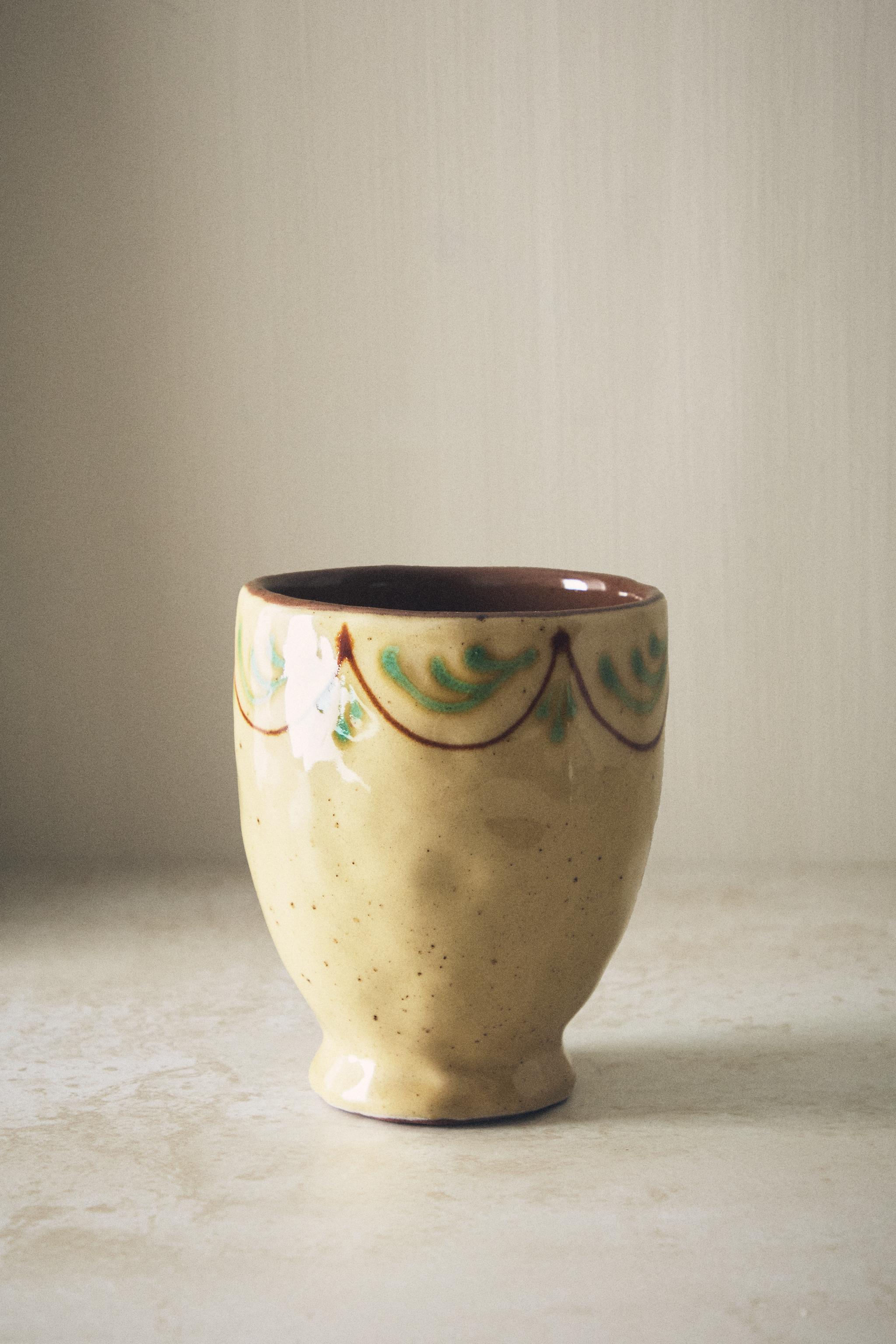 PAINTED CERAMIC TOOTHBRUSH HOLDER