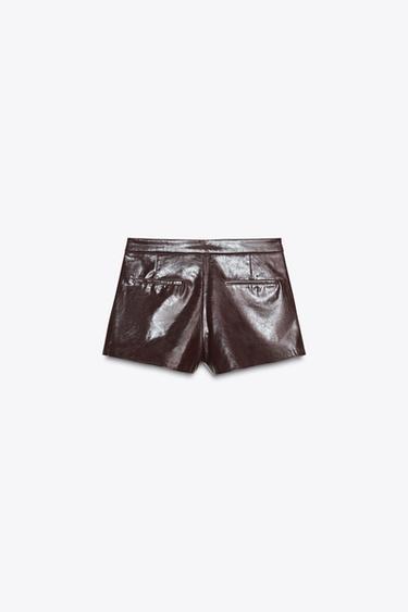 SHORT EN MATIÈRE SYNTHÉTIQUE - Bordeaux foncé de Zara - Image 6