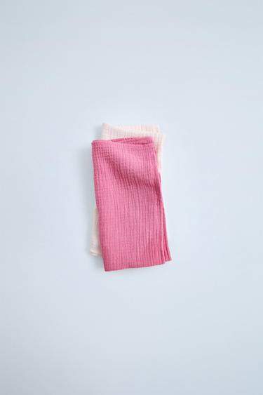 Zara TWO-PACK OF TEXTURED MUSLIN SWADDLES - Fuchsia
