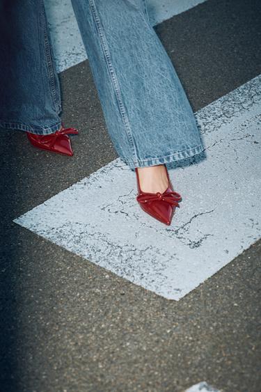 ЛАКИРОВАННЫЕ ТУФЛИ НА КАБЛУКЕ И С БАНТОМ — Красный от Zara — изображение 0