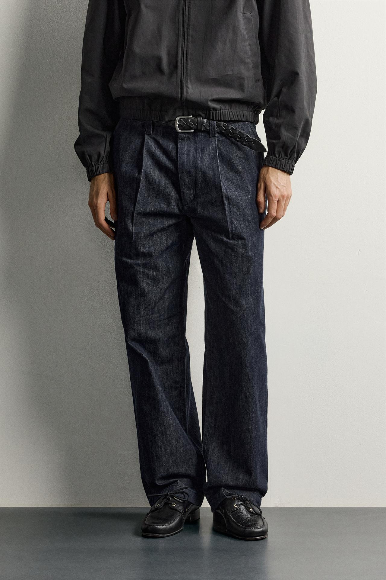 PLEATED DENIM CHINO PANTS — Indigo
