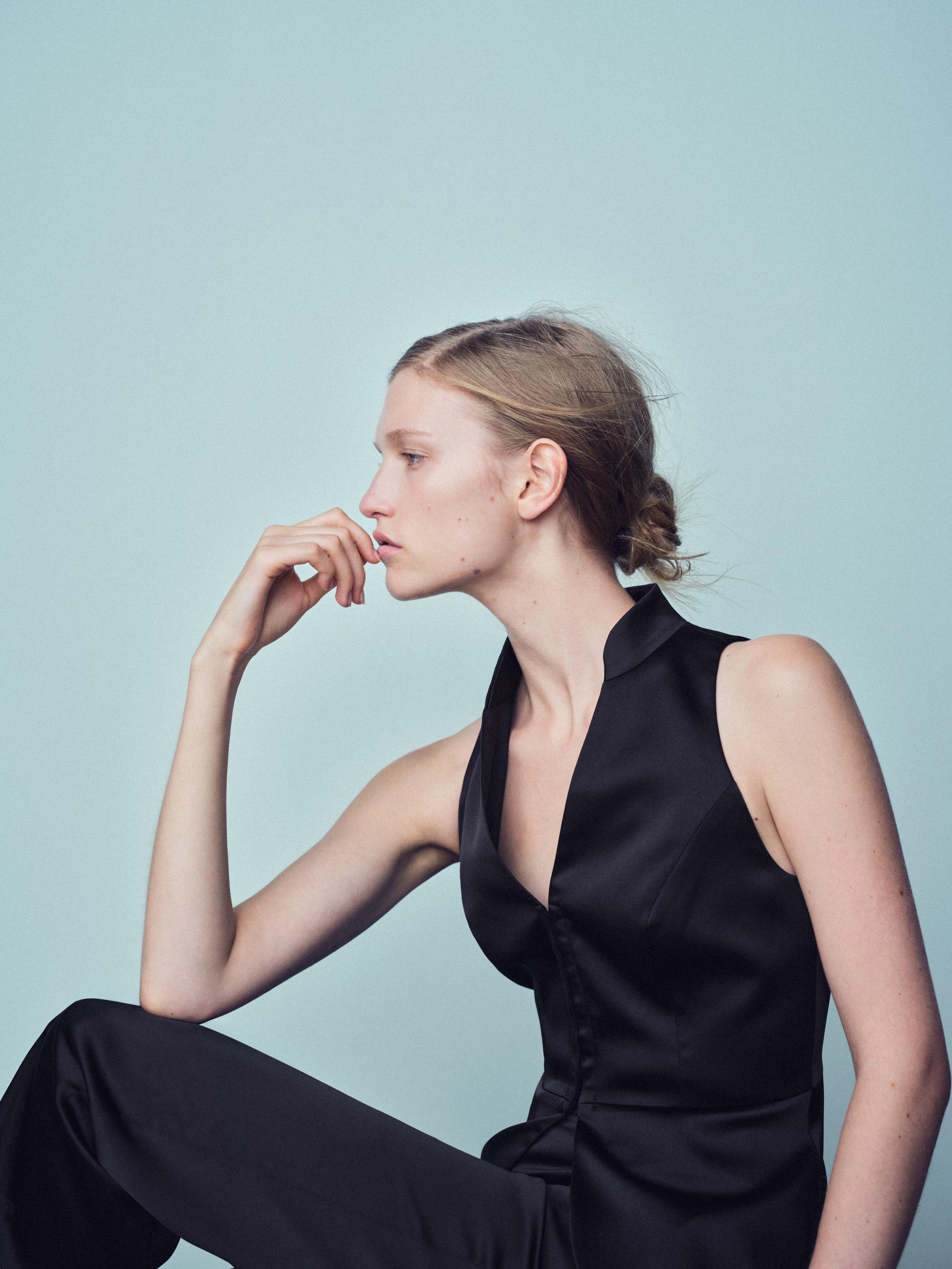 SATIN VEST — Black