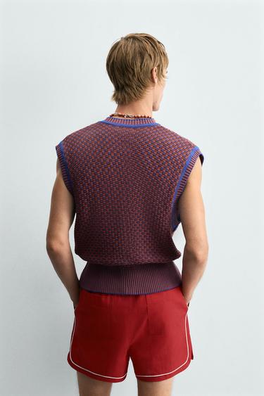 GILET EN MAILLE CONTRASTE - Rouge de Zara - Image 2