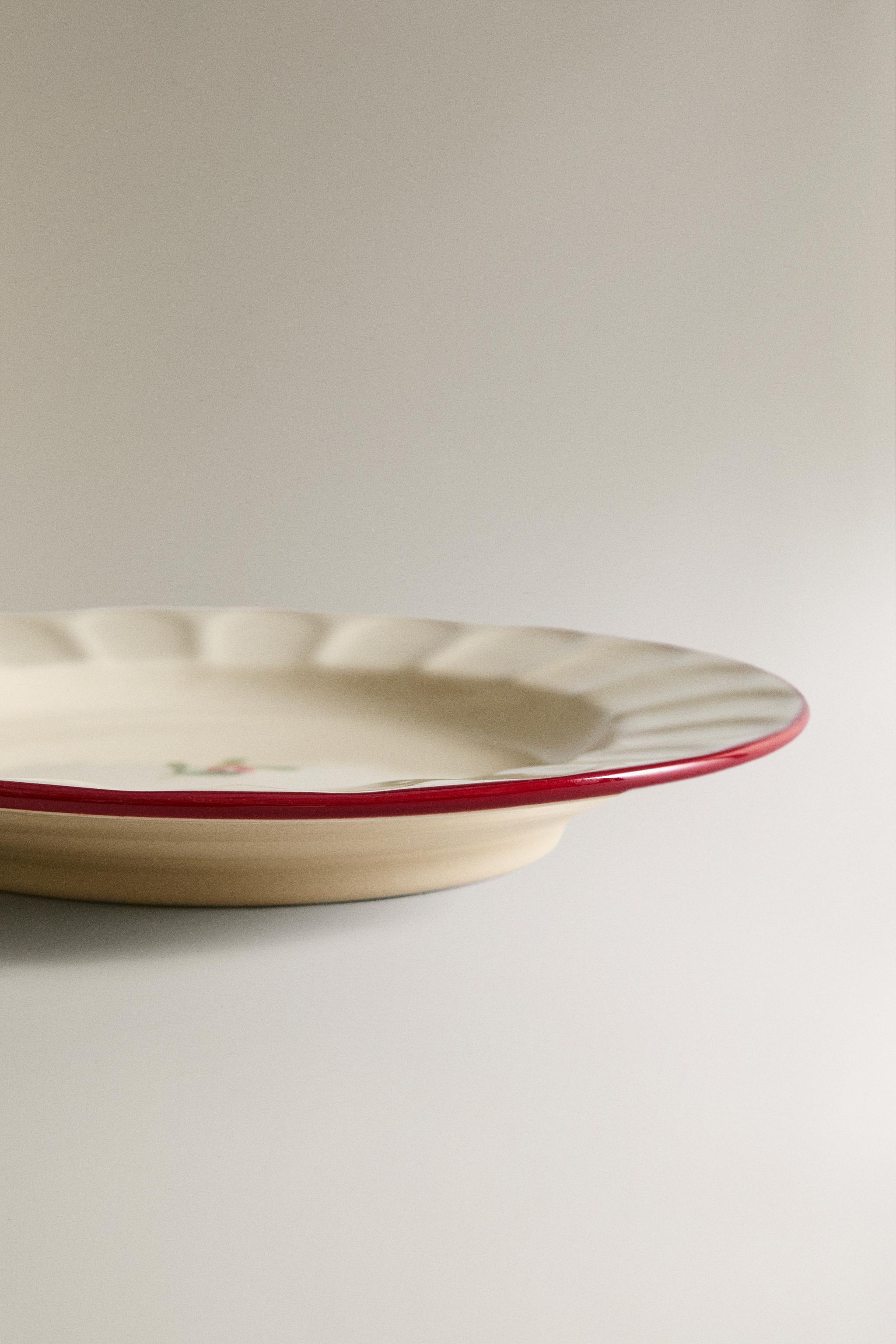 CHRISTMAS STONEWARE SCALLOPED SIDE PLATE