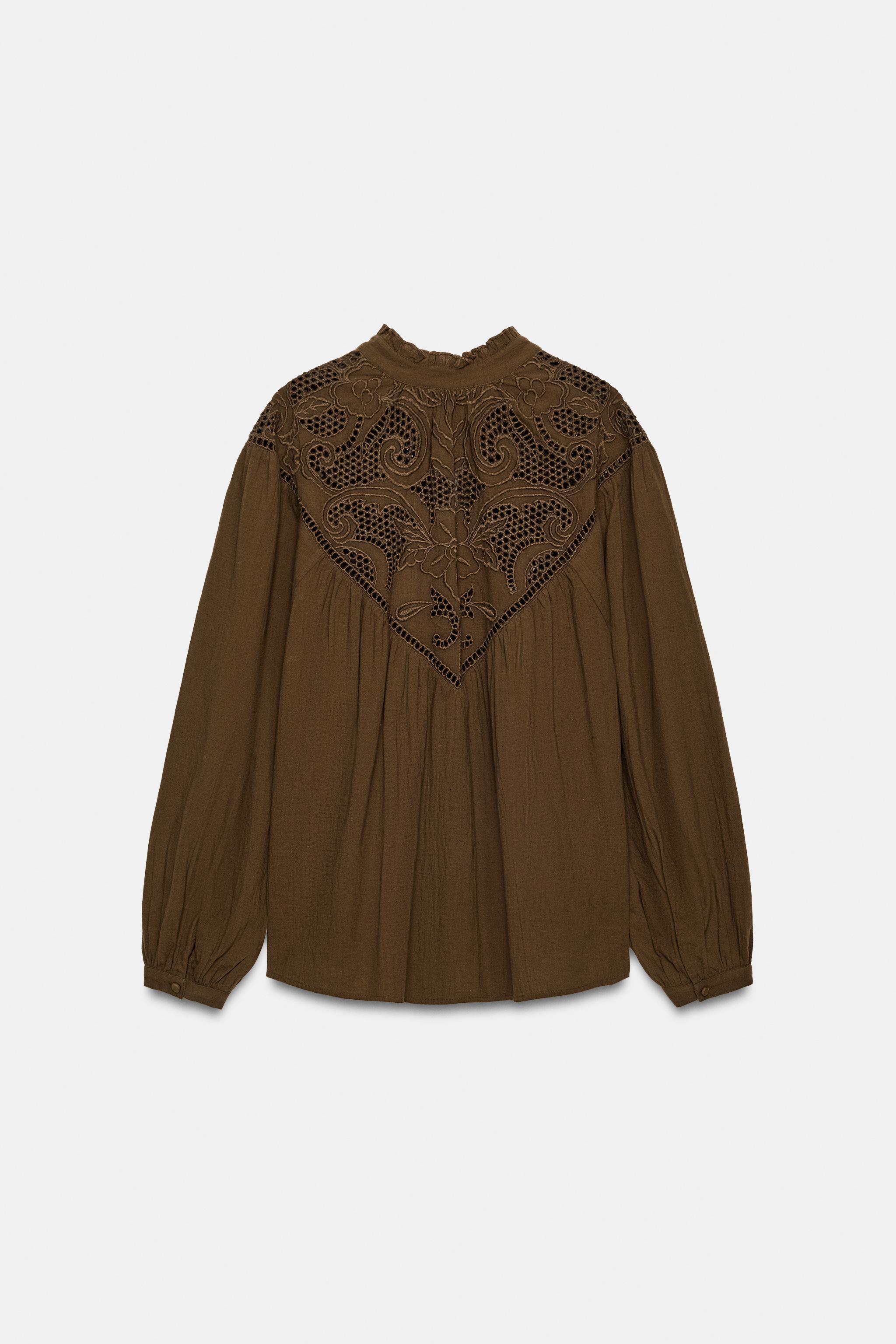 EYELET EMBROIDERY BLOUSE