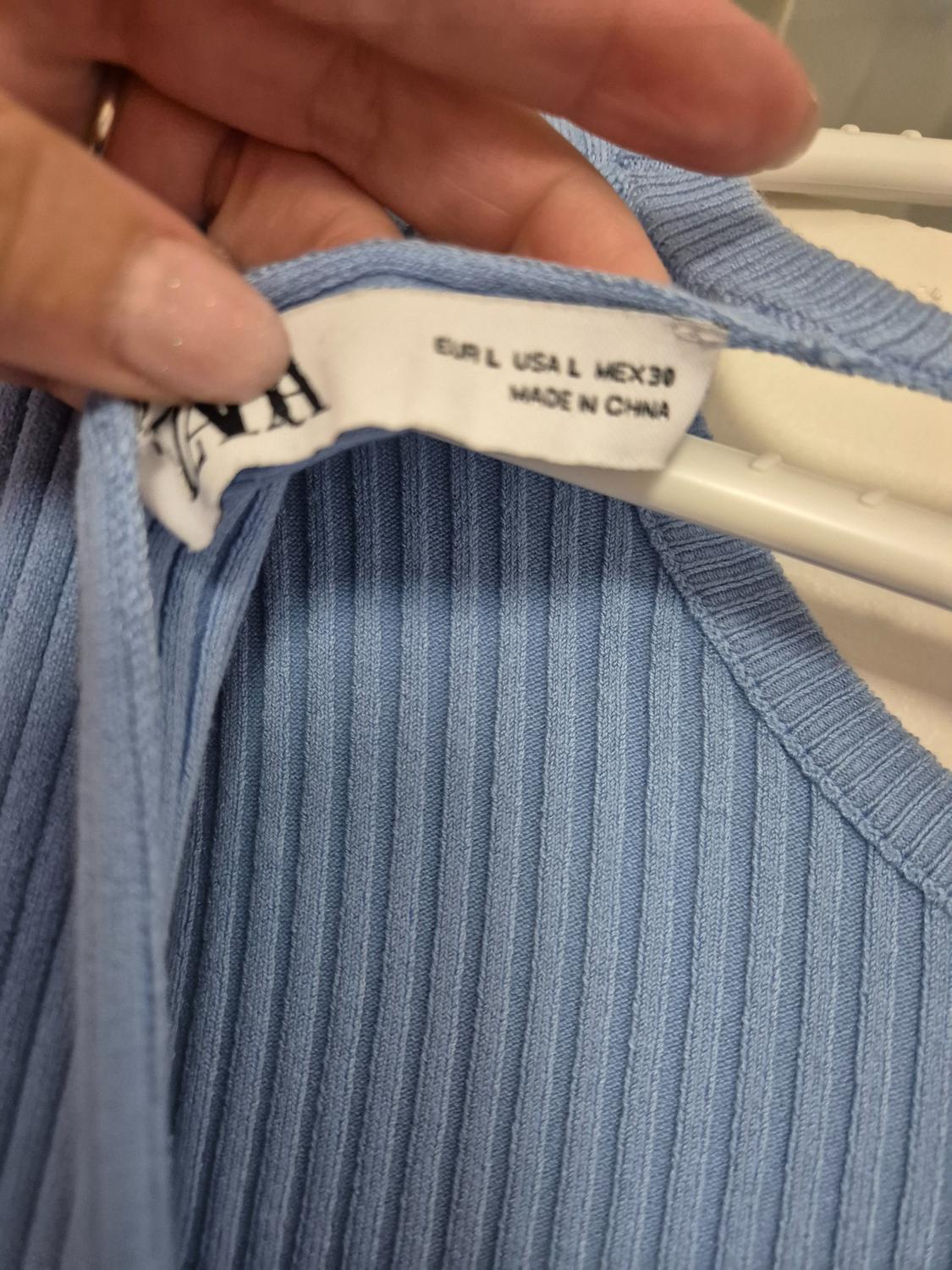 SWEATER WITH OPENING AT THE BACK - Image 3