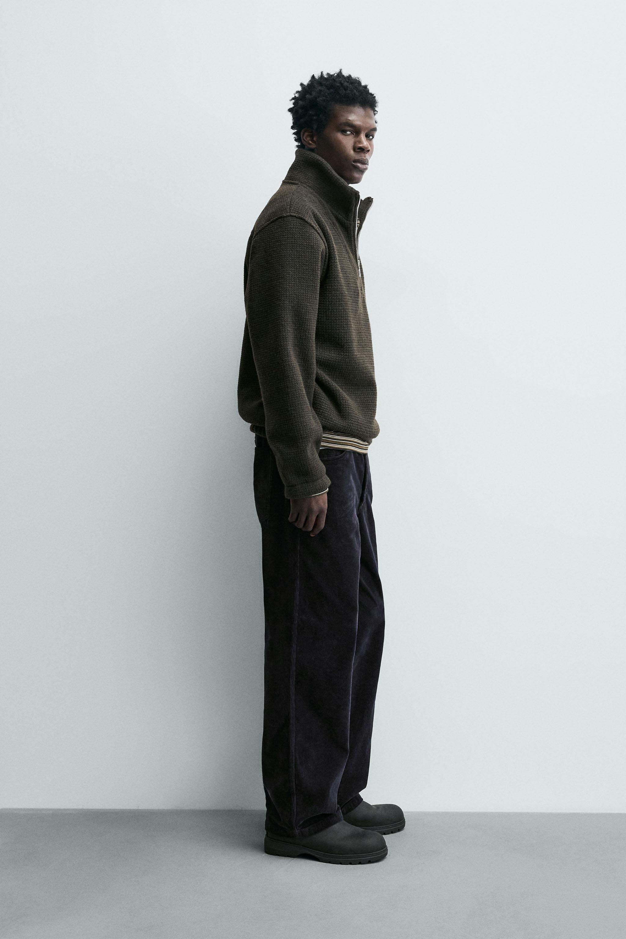 TEXTURED QUARTER-ZIP SWEATSHIRT