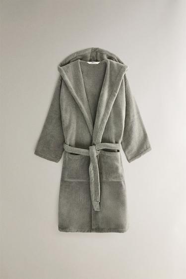 EXTRA SOFT HOODED BATHROBE (380 GXM²) - Greenish by Zara