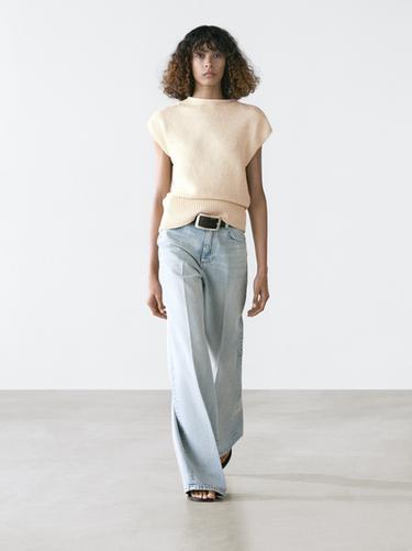 Veste sans manches en maille de coton mélangé - Écru de Zara - Image 0