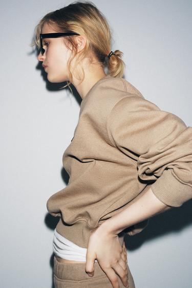 PATCH SWEATSHIRT - camel by Zara