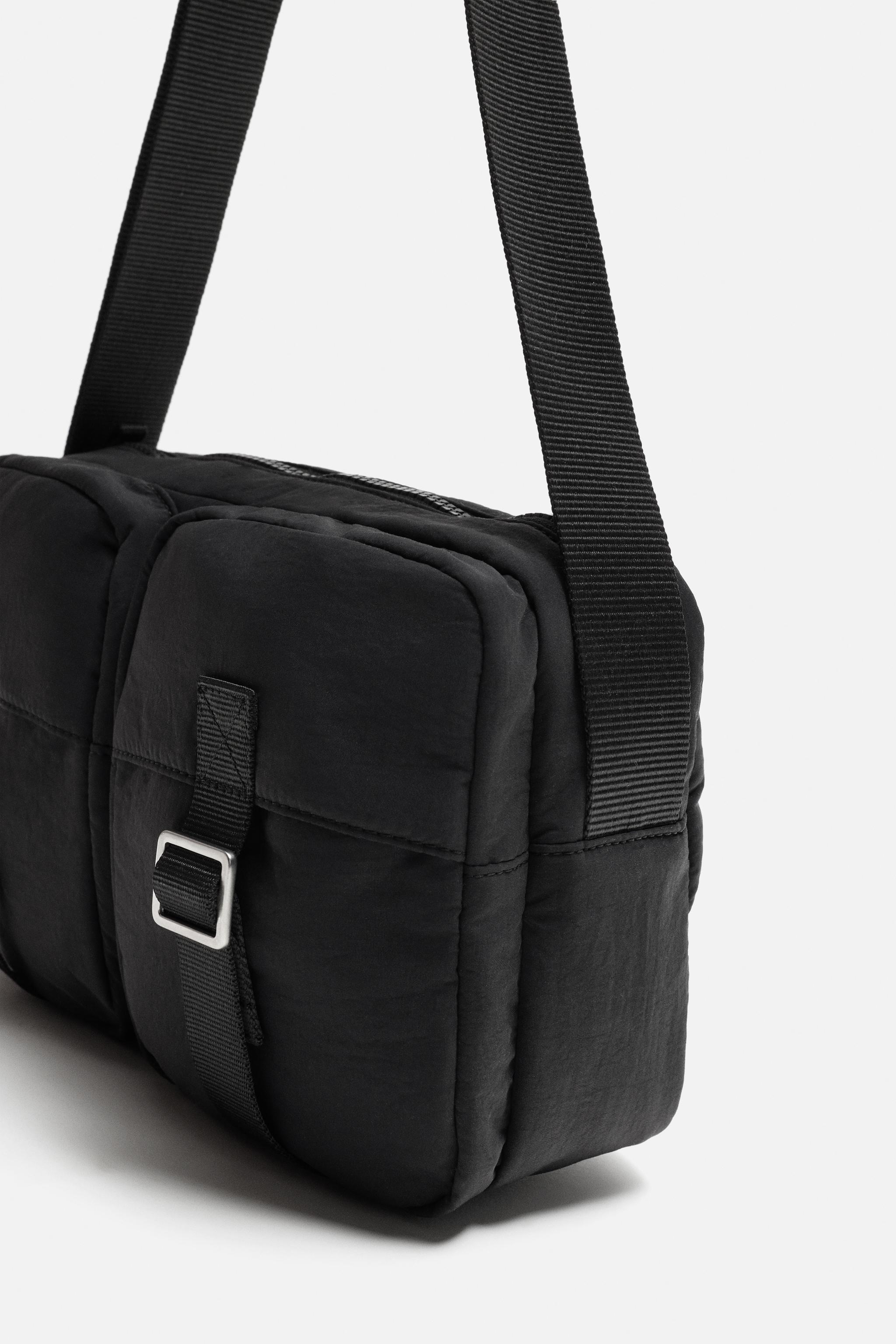uni&co ブラックボディバッグ フラップ付き 02_4e328749-f867-437b-8168-