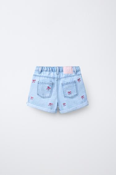 BERMUDA EN JEAN MOM FIT AVEC LACETS BRODÉS - Bleu clair de Zara - Image 1
