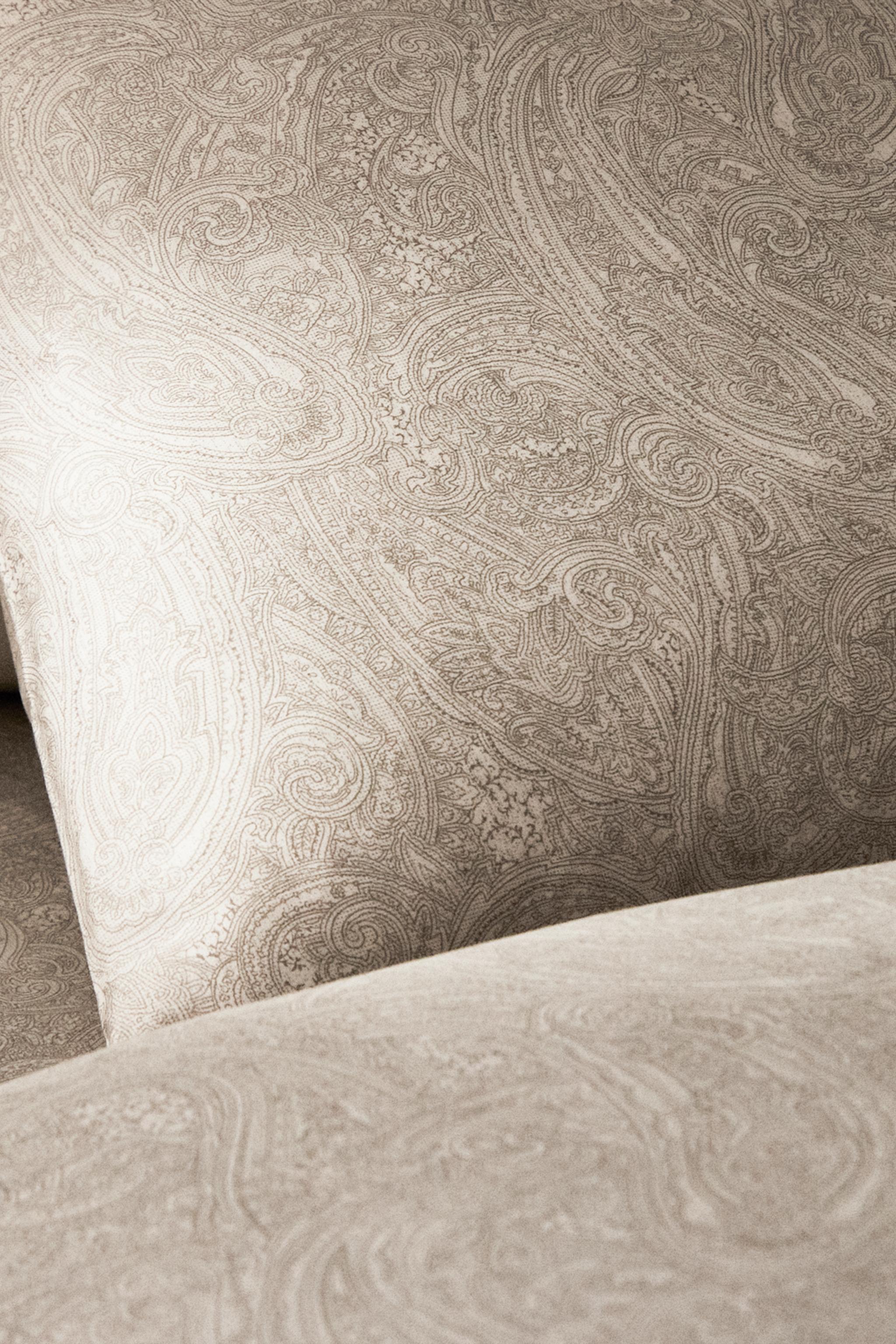 PAISLEY SATEEN PILLOWCASE