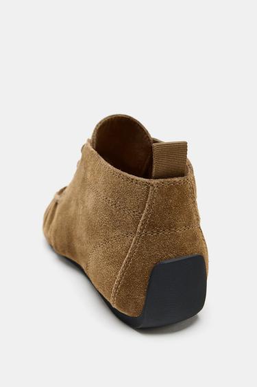 BOTTINES EN DAIM FRONCÉES - Vert olive de Zara - Image 3