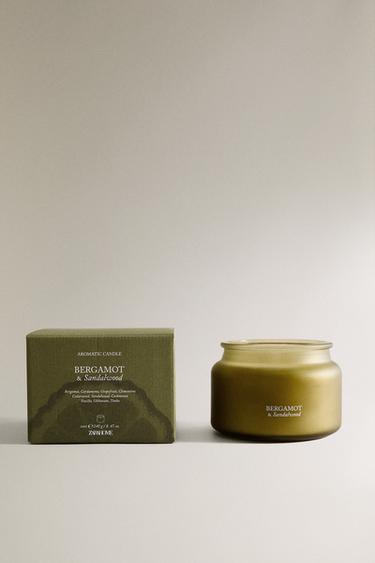(240 G) DUFTKERZE BERGAMOT & SANDALWOOD - Cremefarben / Grün von Zara