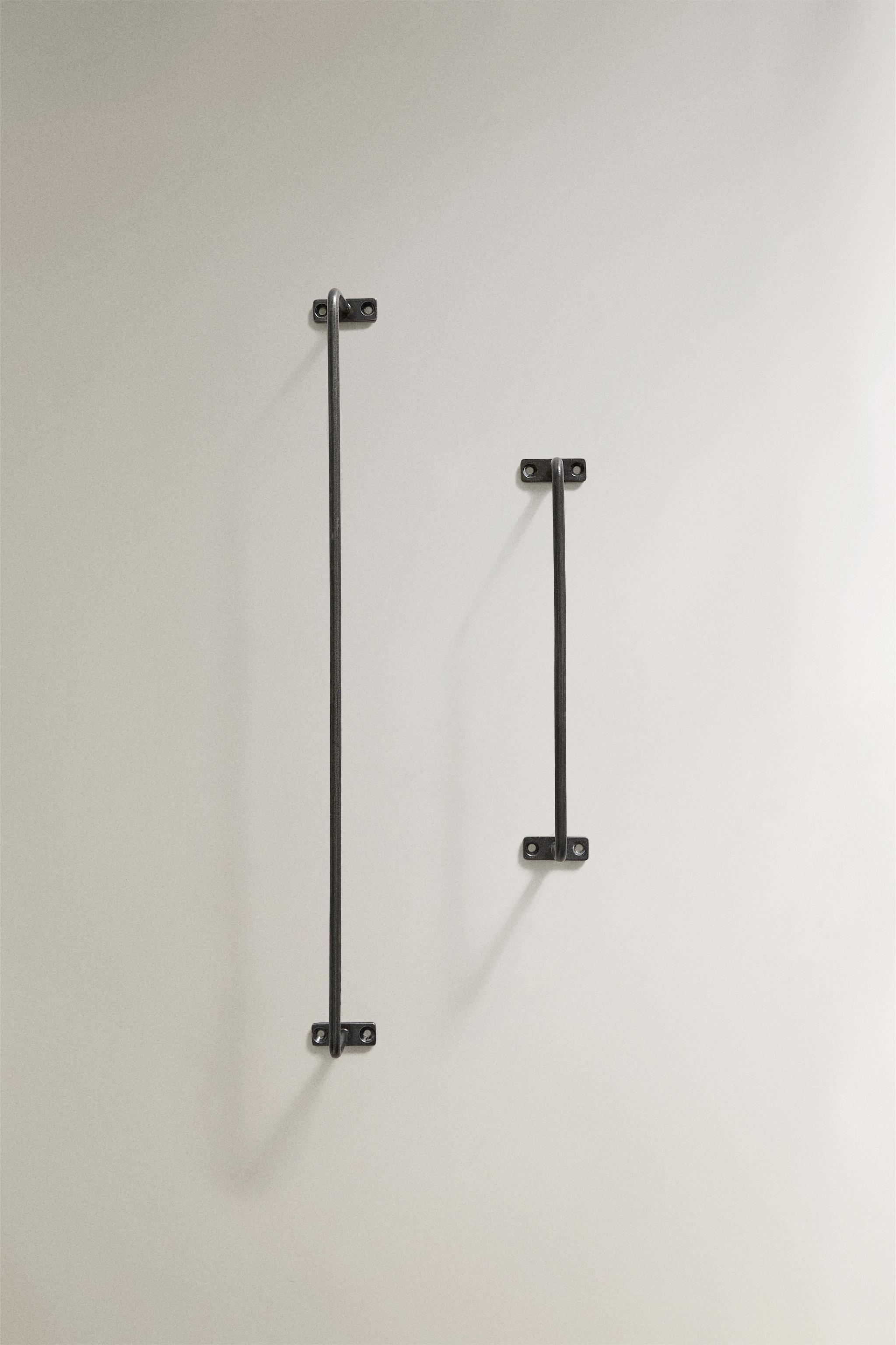 DARK METAL TOWEL RACK