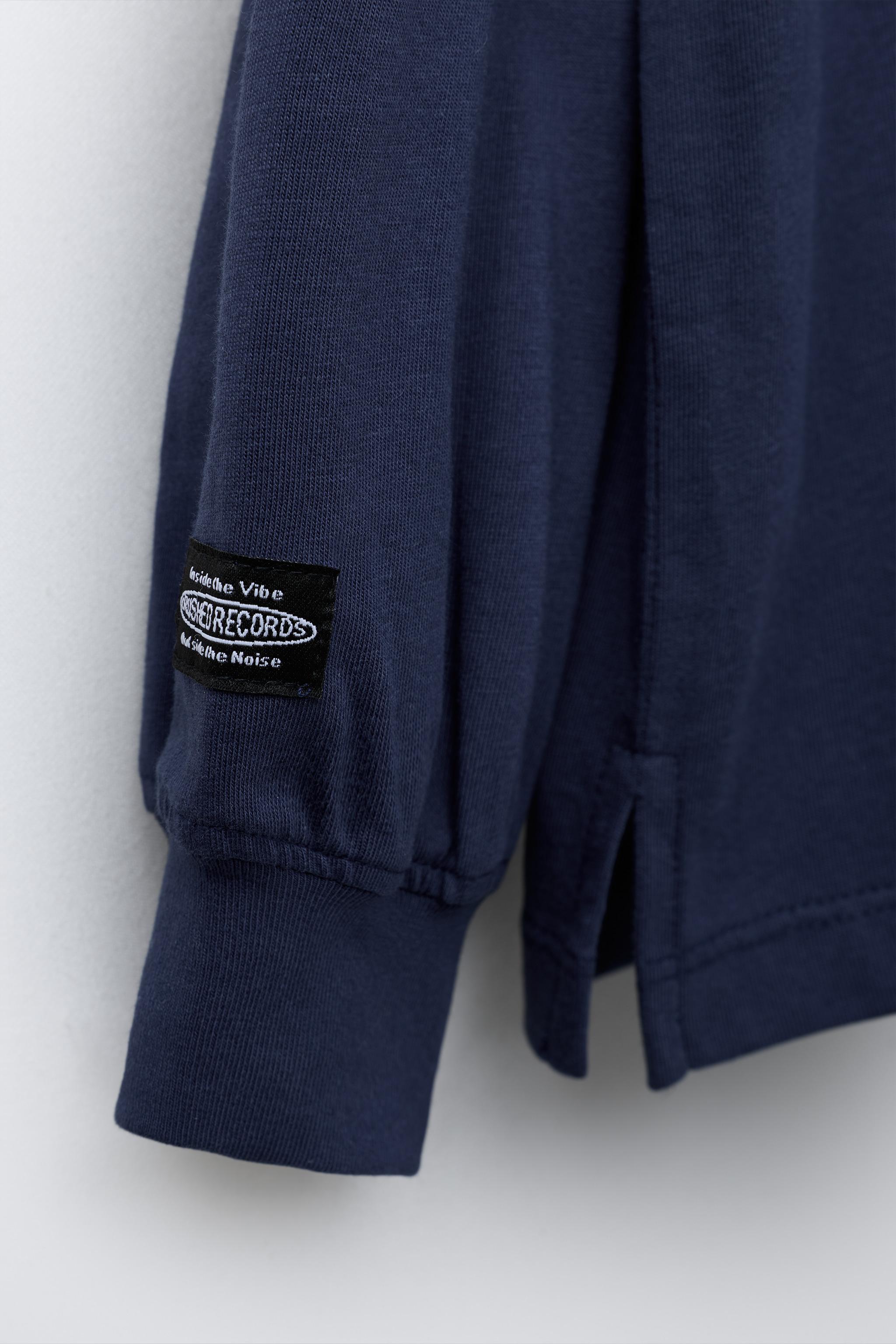 EMBOSSED PRINT T-SHIRT