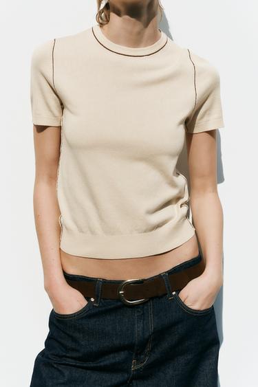 TOP EN MAILLE À MANCHES COURTES AVEC LISERÉS - Écru de Zara - Image 1