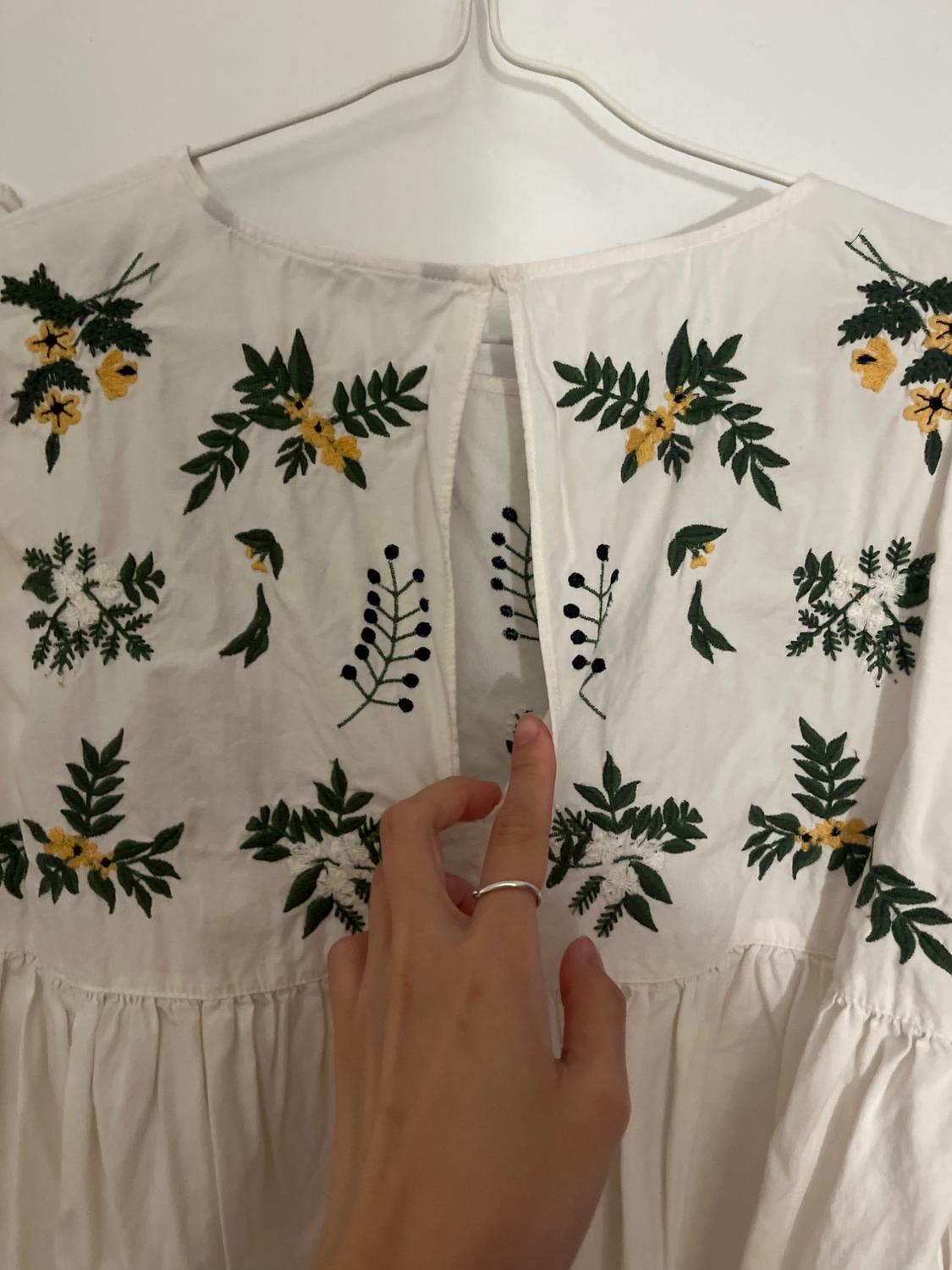 EMBROIDERED BLOUSE - Image 3