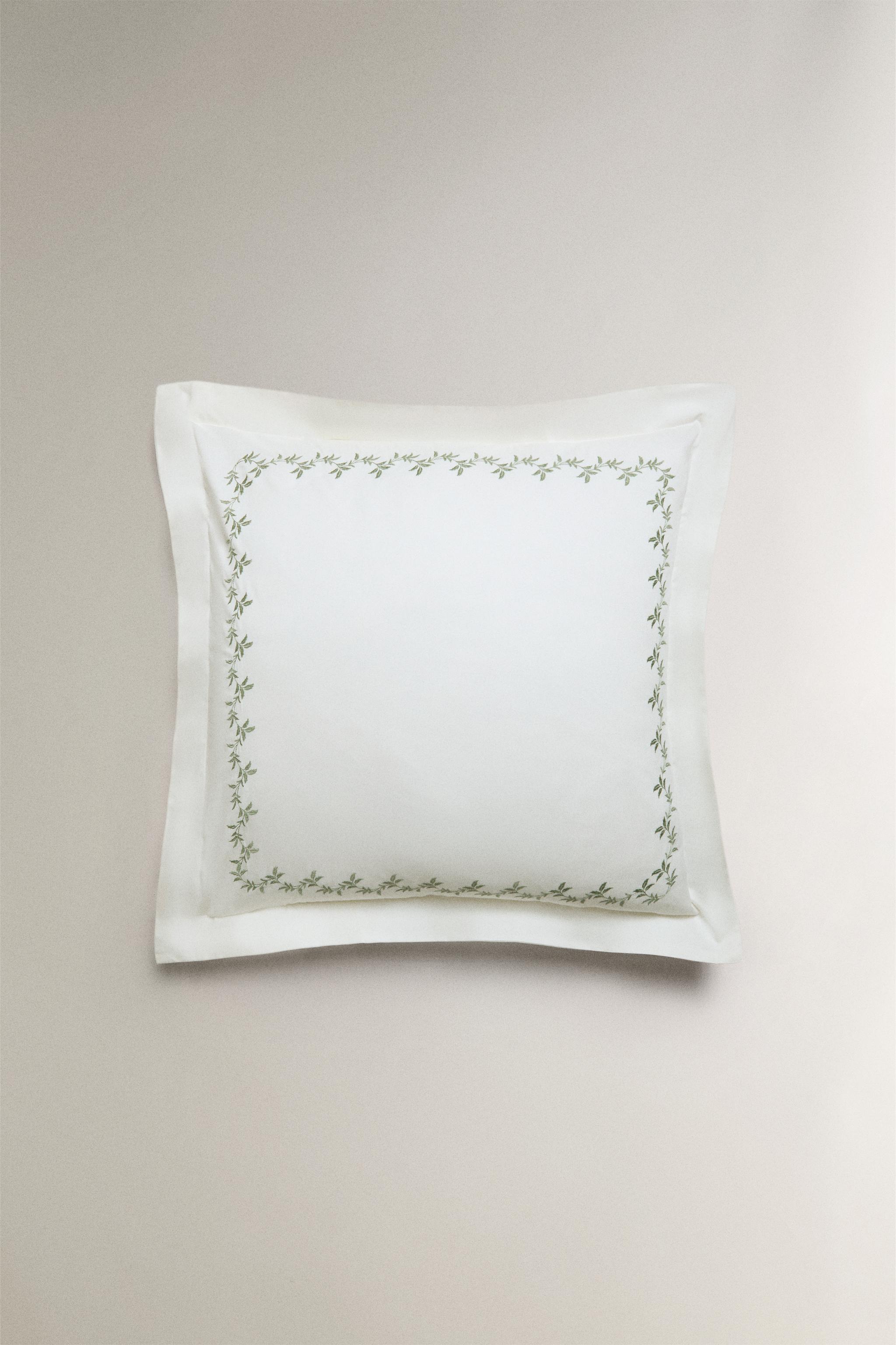 SATEEN PILLOWCASE WITH EMBROIDERED LEAVES — Green