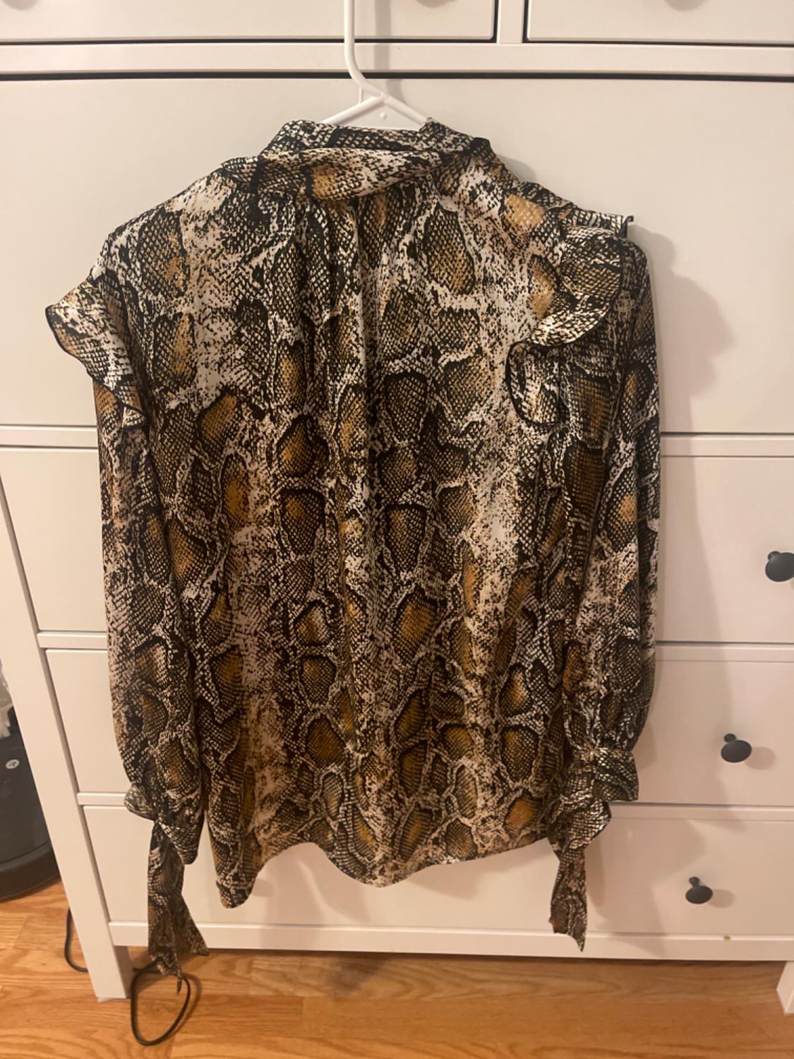 BLUSA ESTAMPADO SERPIENTE - Image 2