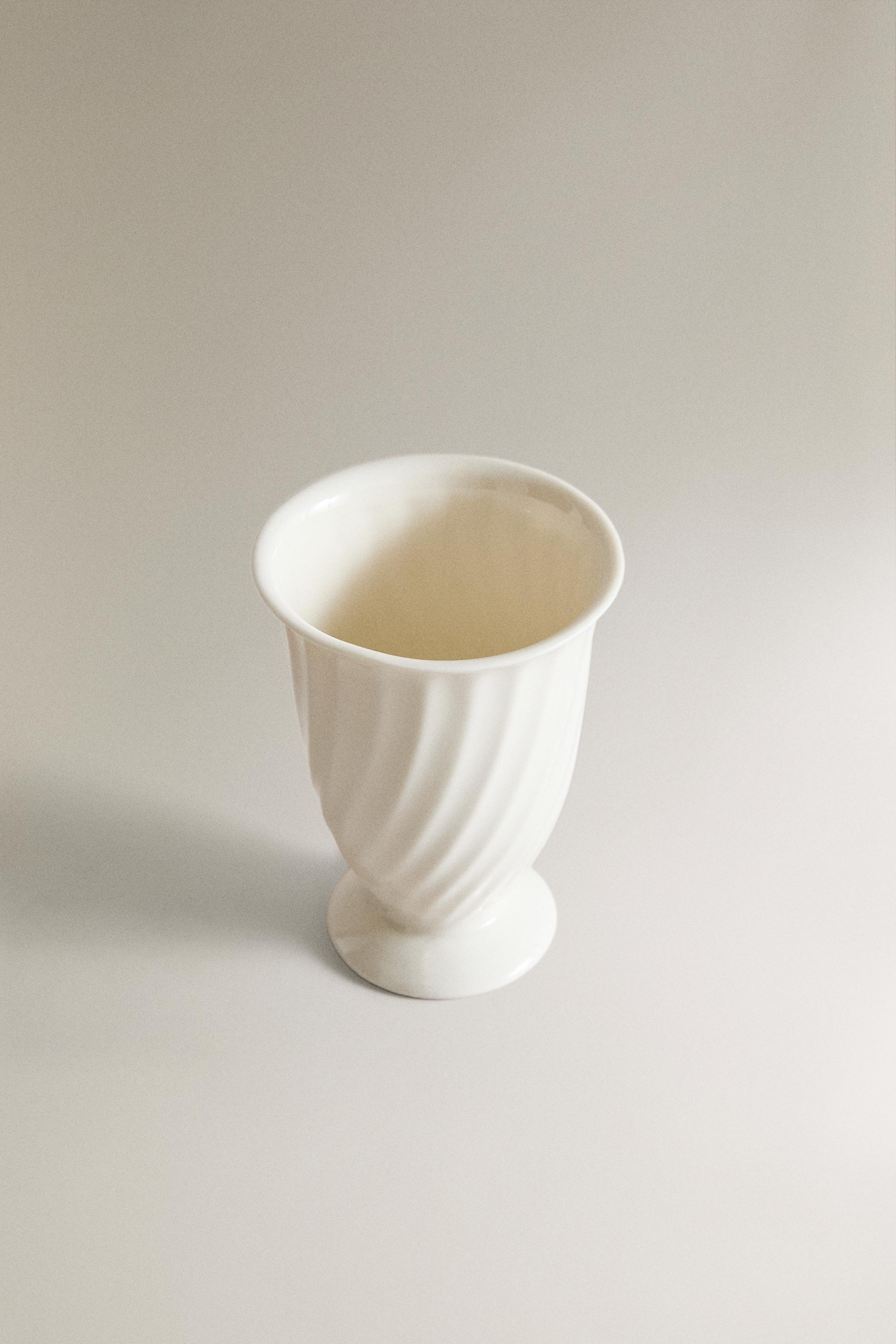 EMBOSSED CERAMIC TOOTHBRUSH TUMBLER