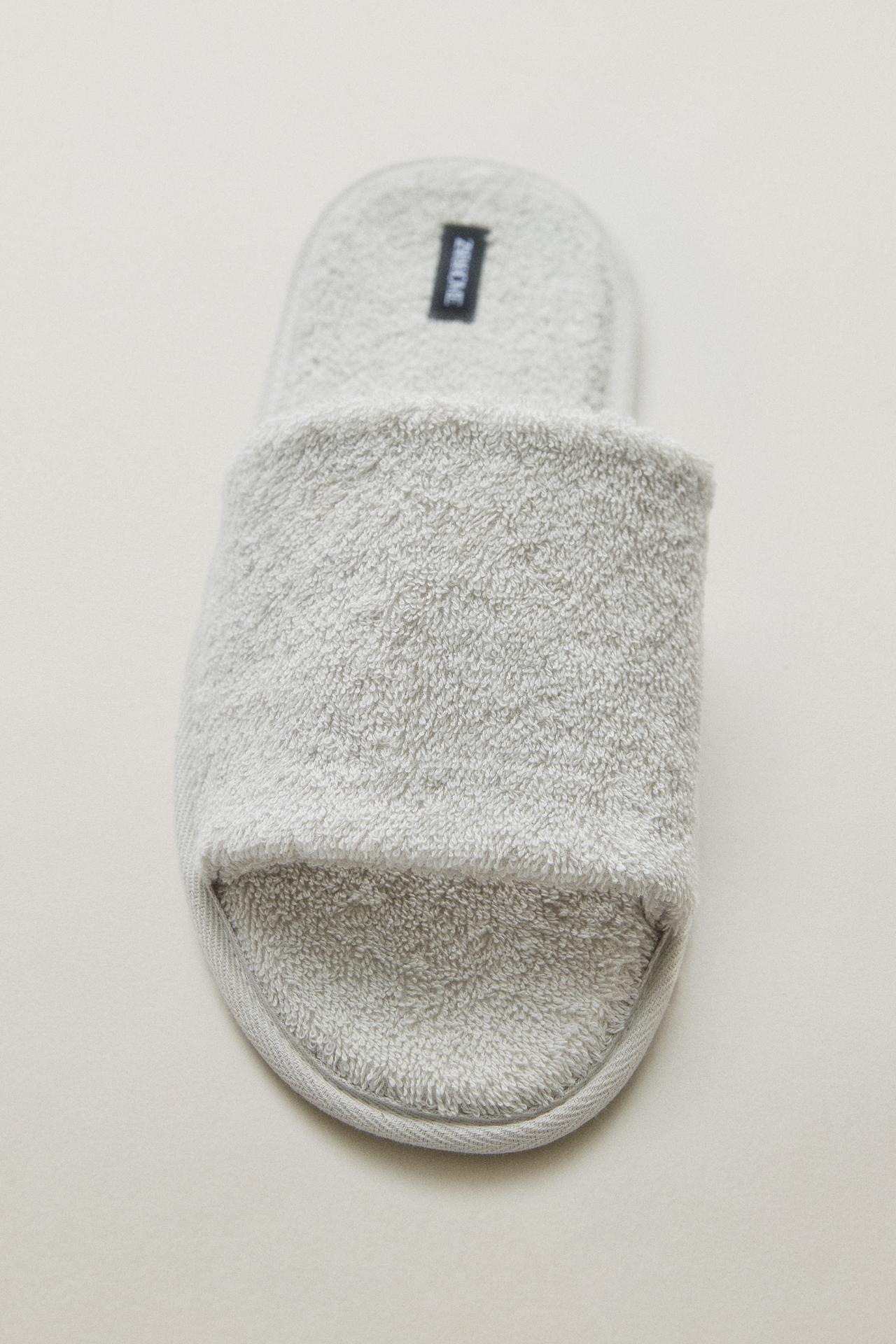 OPEN TERRY BATHROOM SLIPPERS — Gray