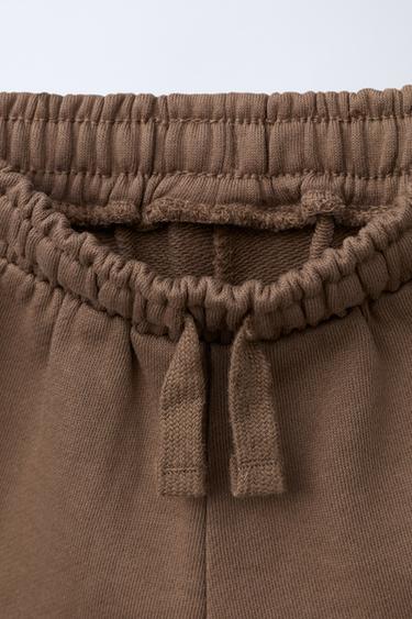 ENSEMBLE JOGGING T-SHIRT ET SHORT ÉTIQUETTE - Marron de Zara - Image 3