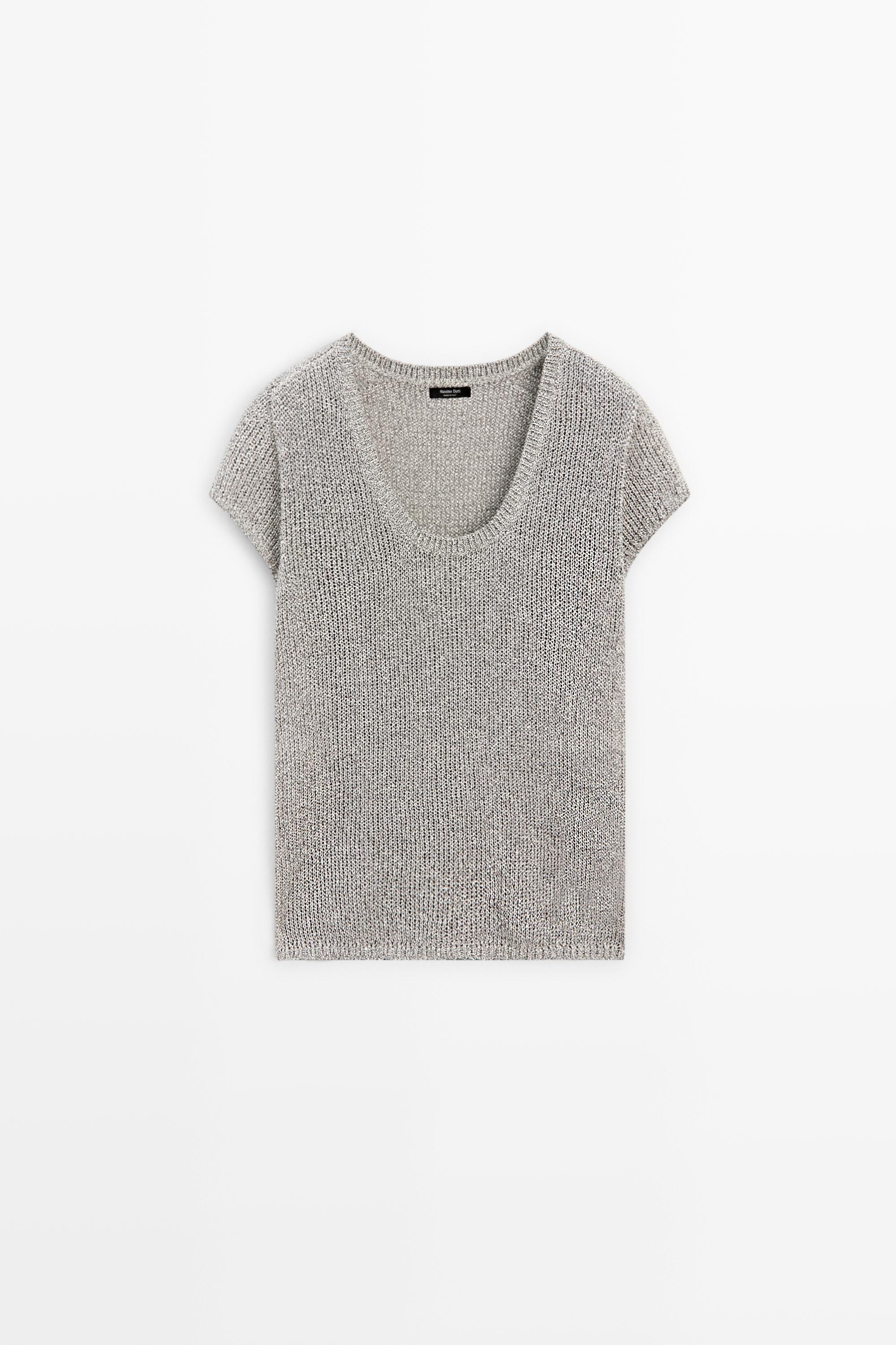 Short sleeve knit sweater with thread detail