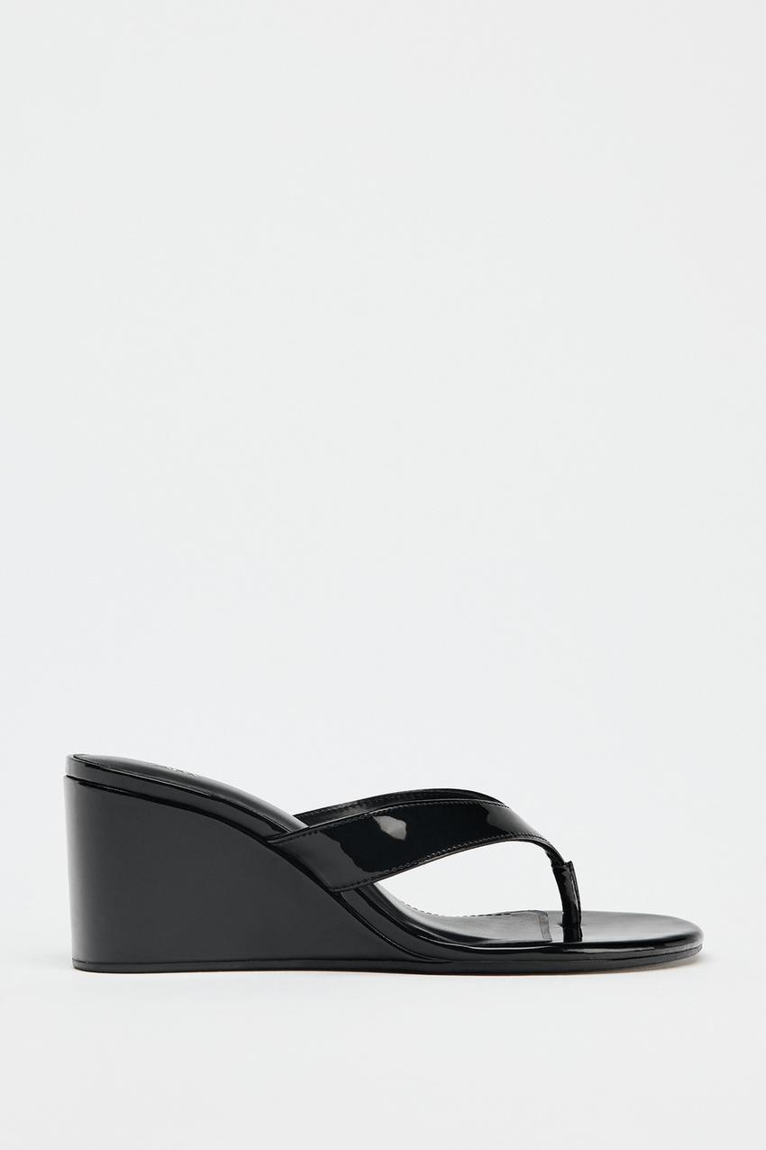 PATENT WEDGE SANDALS