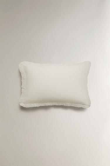 HOUSSE DE COUSSIN COTON VOLANT BRODÉ - Écru de Zara - Image 2