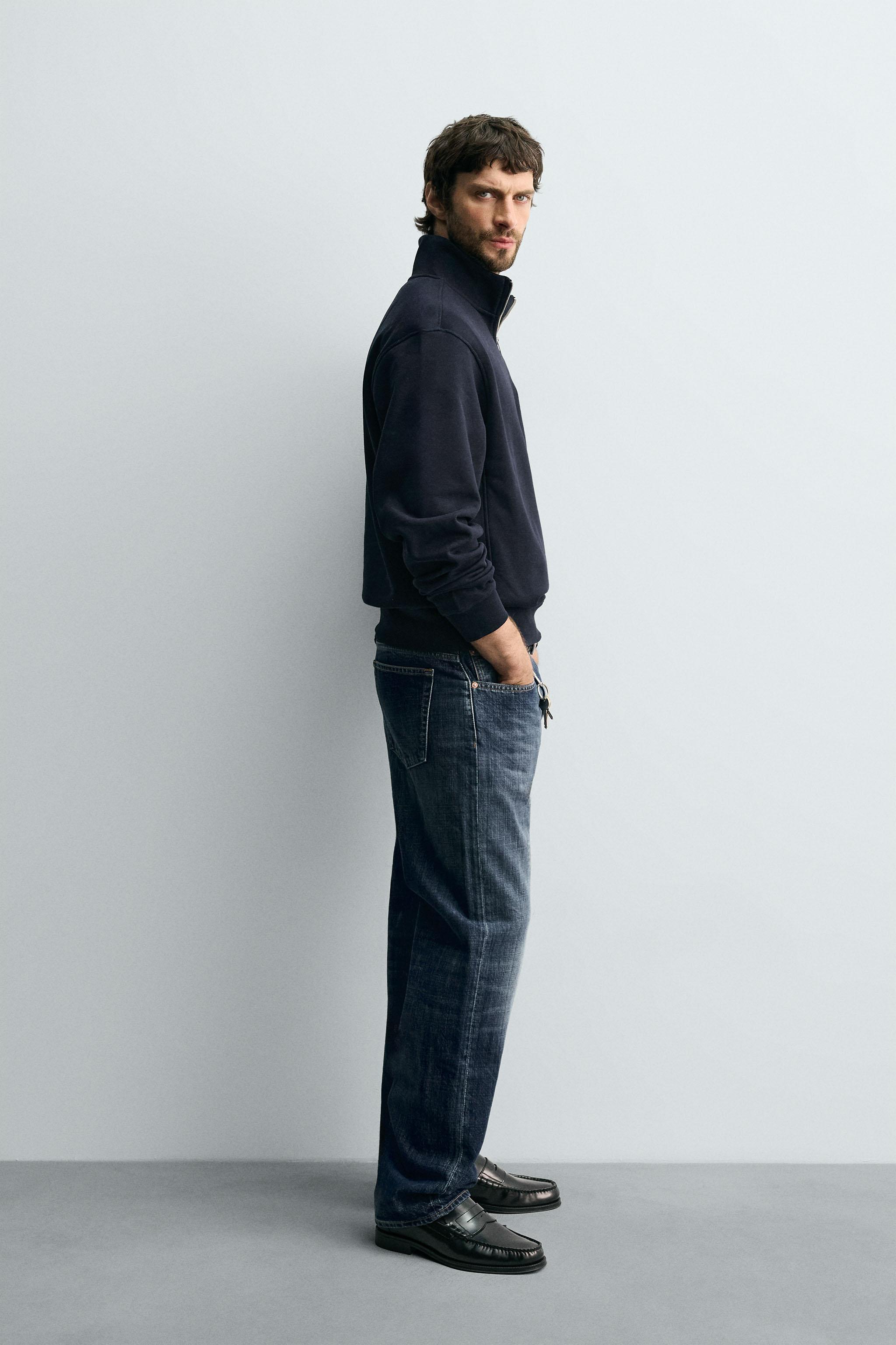 BASIC QUARTER-ZIP SWEATSHIRT