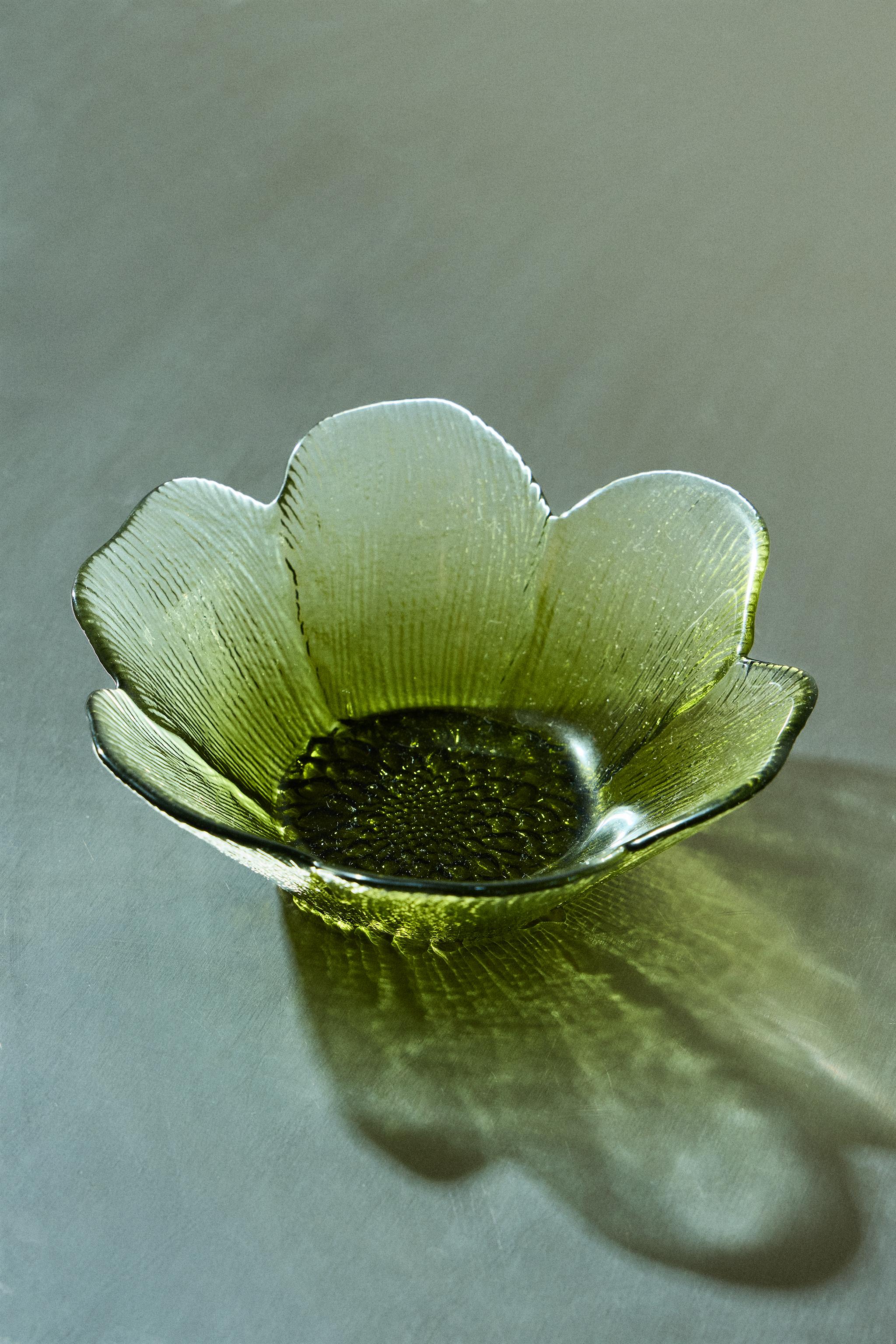 GLASS BOWL WITH RAISED FLORAL DESIGN