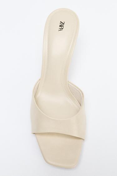 SANDALIA TACÓN - Blanco Crudo de Zara