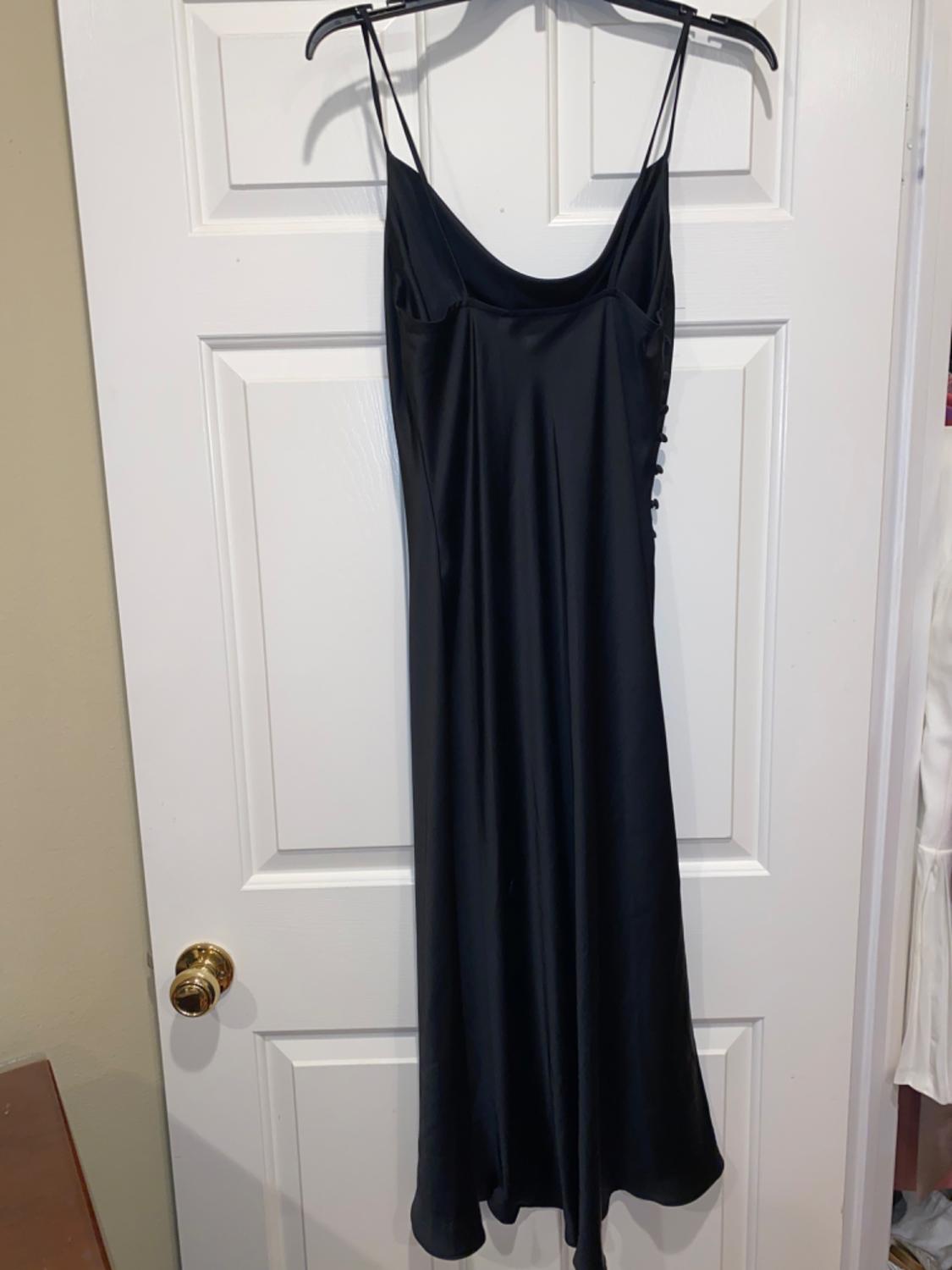 VESTIDO LENCERO SATINADO - Image 2