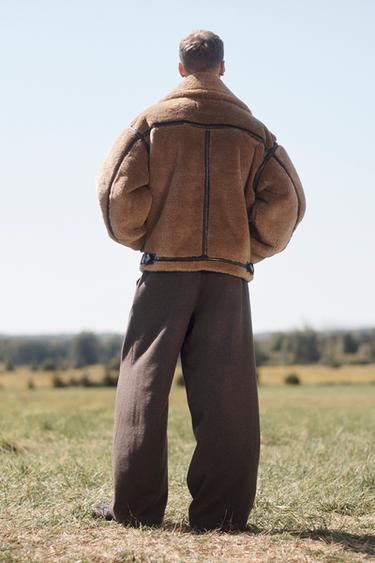 BLOUSON MATIÈRE SYNTHÈTIQUE AVEC EFFET FOURRURE À CONTRASTE ÉDITION LIMITÉE - Marron de Zara - Image 3