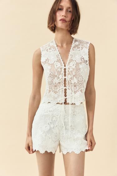 SHORTS MIT STICKEREI - Weiß von Zara