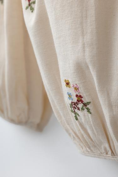 PANTALON BRODERIES POINT DE CROIX AVEC COTON ET LIN - Sable de Zara - Image 3