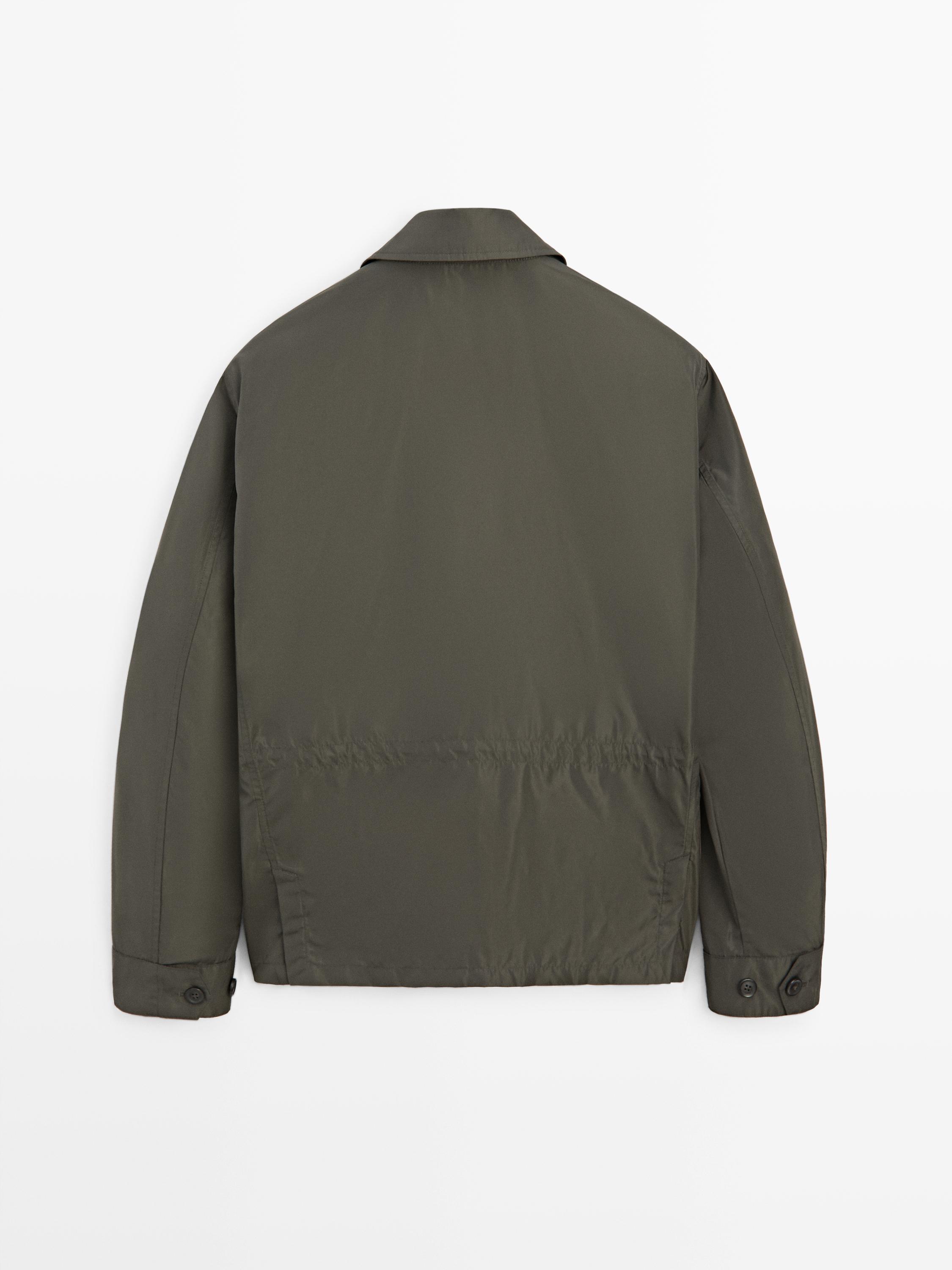 Lightweight jacket with pockets