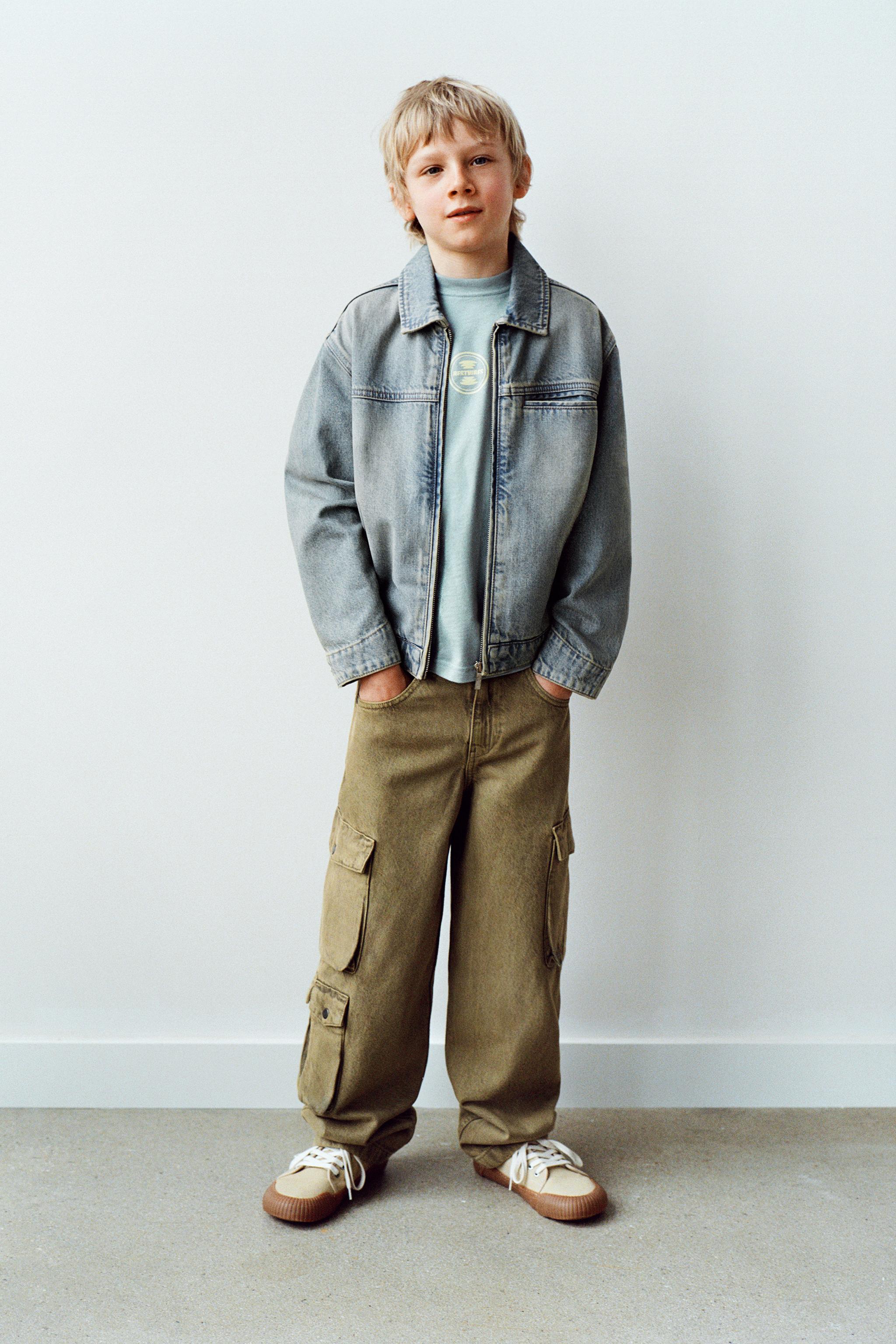 MULTI-POCKET CARGO JEANS