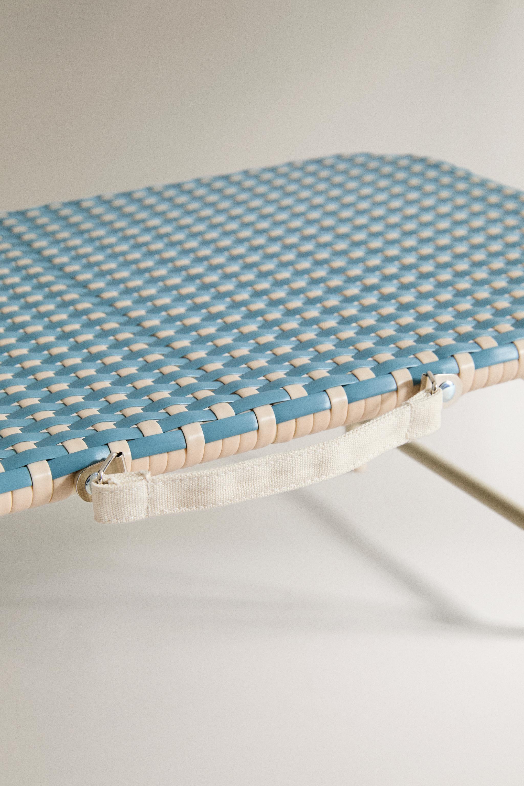 FOLDABLE BEACH TRAY