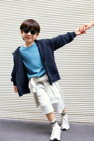 プラッシュ地カットロゴ入りバミューダパンツストーンZaraのプラッシュ地カットロゴ入りバミューダパンツ - ストーン 